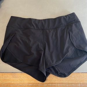 Lululemon black shorts pleated